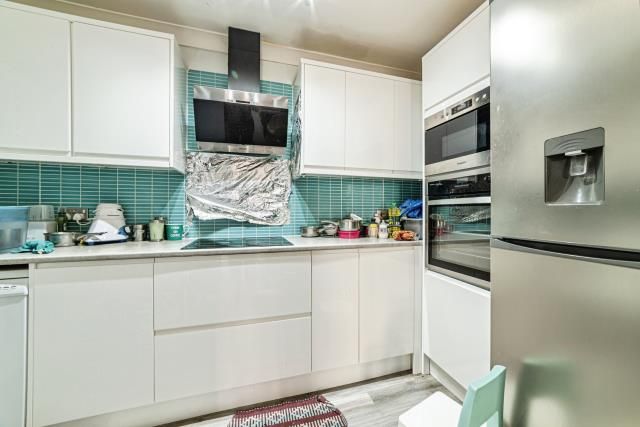 Property photo 2 of 11 Kitchen