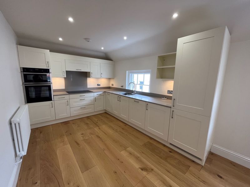 Property photo 2 of 9 Photo 4