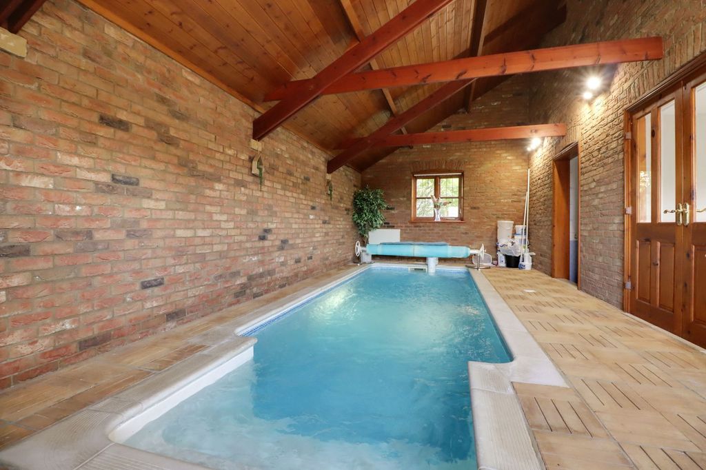 Property photo 3 of 41