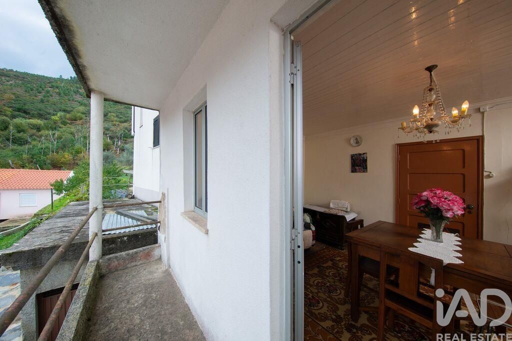 Property photo 3 of 27