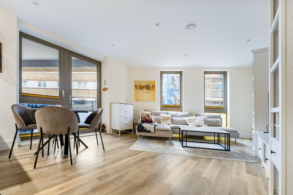 Property photo 1 of 24 Living Area