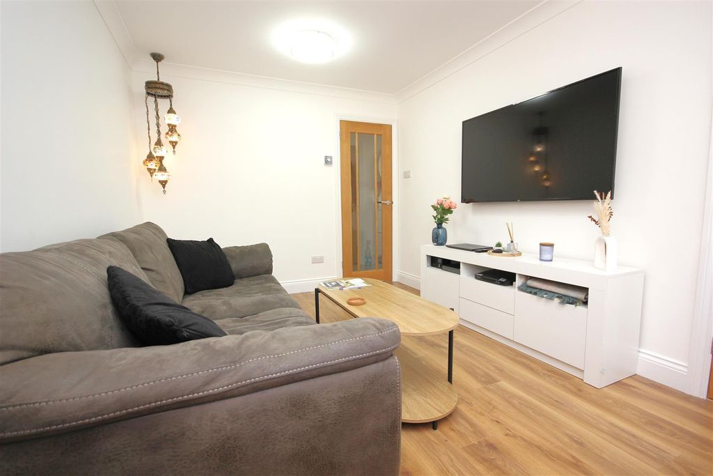 Property photo 3 of 12 Img_8303.Jpg