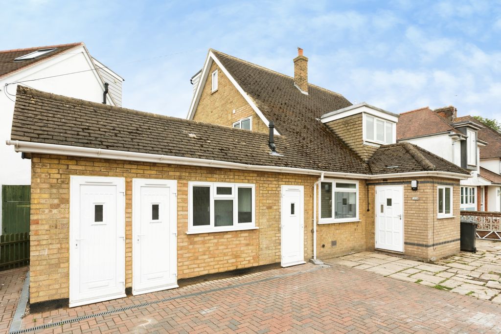 Property photo 1 of 48 35d34Bed-House 20Facade 203