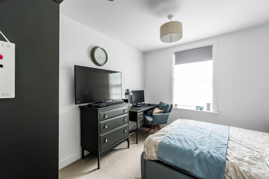 Additional image 6 of 3 bed flat for saleBridge Street, Leatherhead KT22