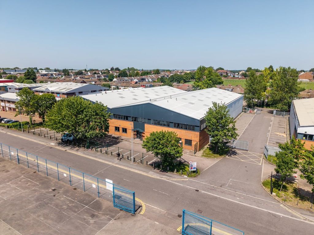 Property photo 1 of 9 Units B And C Laporte Way - Luton-242.Jpeg