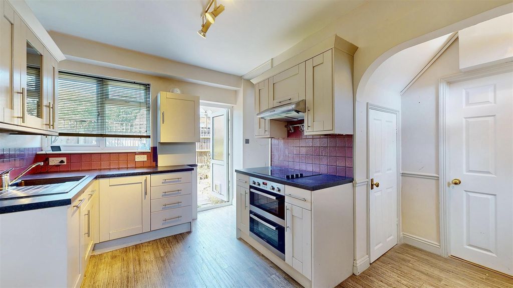 Property photo 3 of 15 P3.Jpg