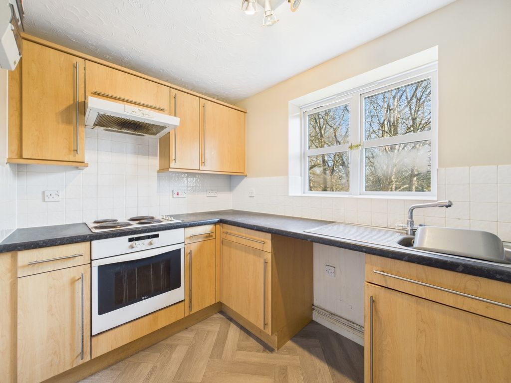 Property photo 3 of 16 Cam02089G0-Pr0444-Still002