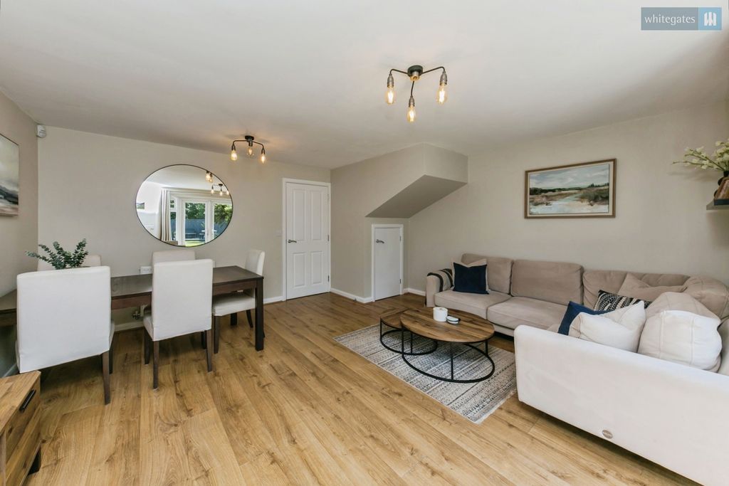 Property photo 3 of 26 Pbox-Img.Jpg