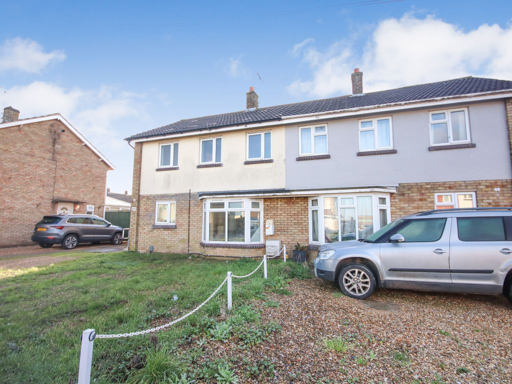 Property photo 2 of 5 48 Queen Street, Yaxley, Peterborough, Cambridgeshire, Pe7 3Jf