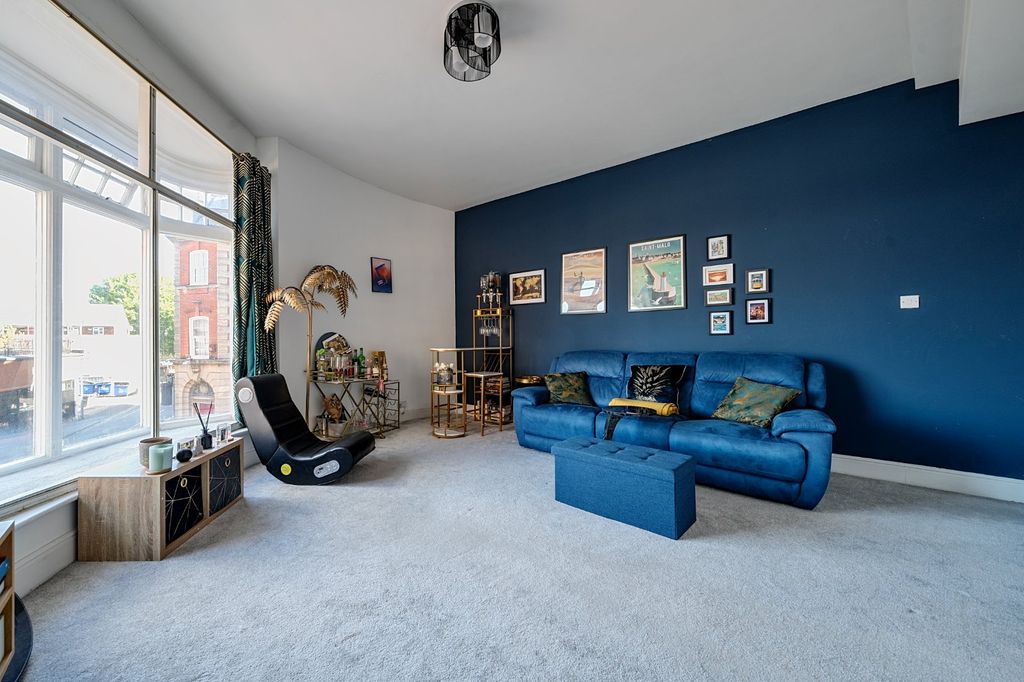 Property photo 2 of 12 Picture No. 13