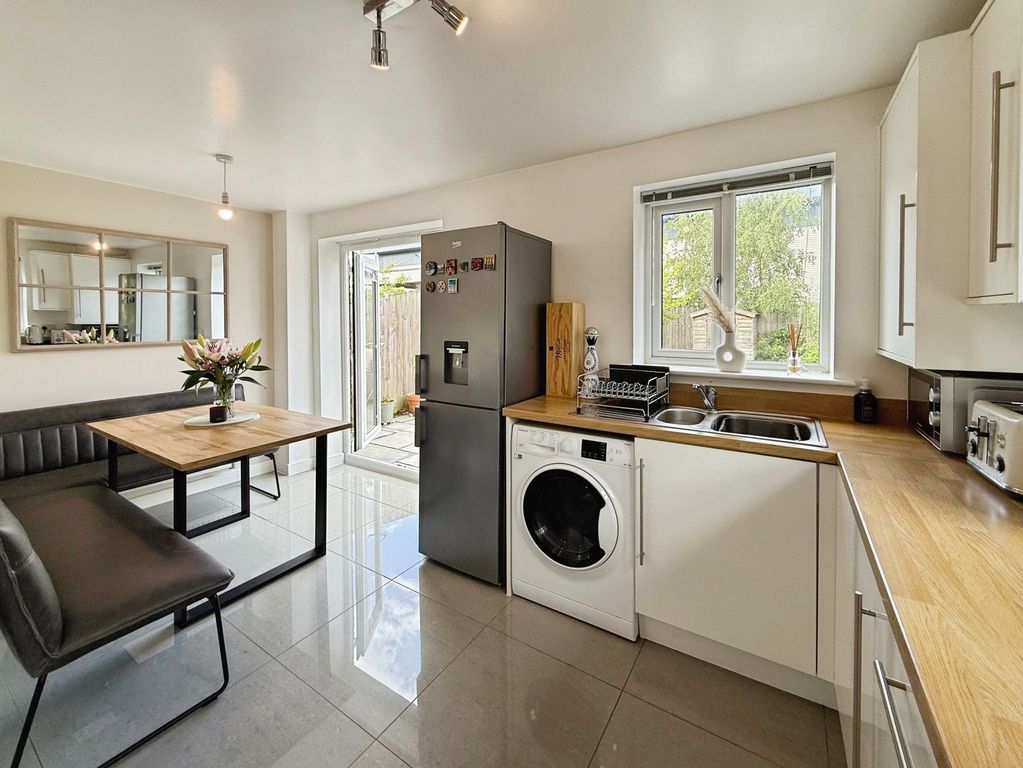 Property photo 2 of 24 Kitchen Breakfast Room