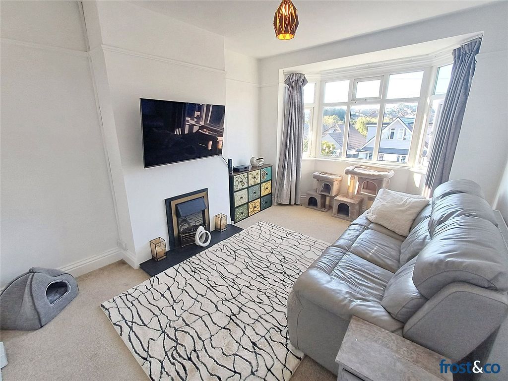 Property photo 2 of 16 Living Room