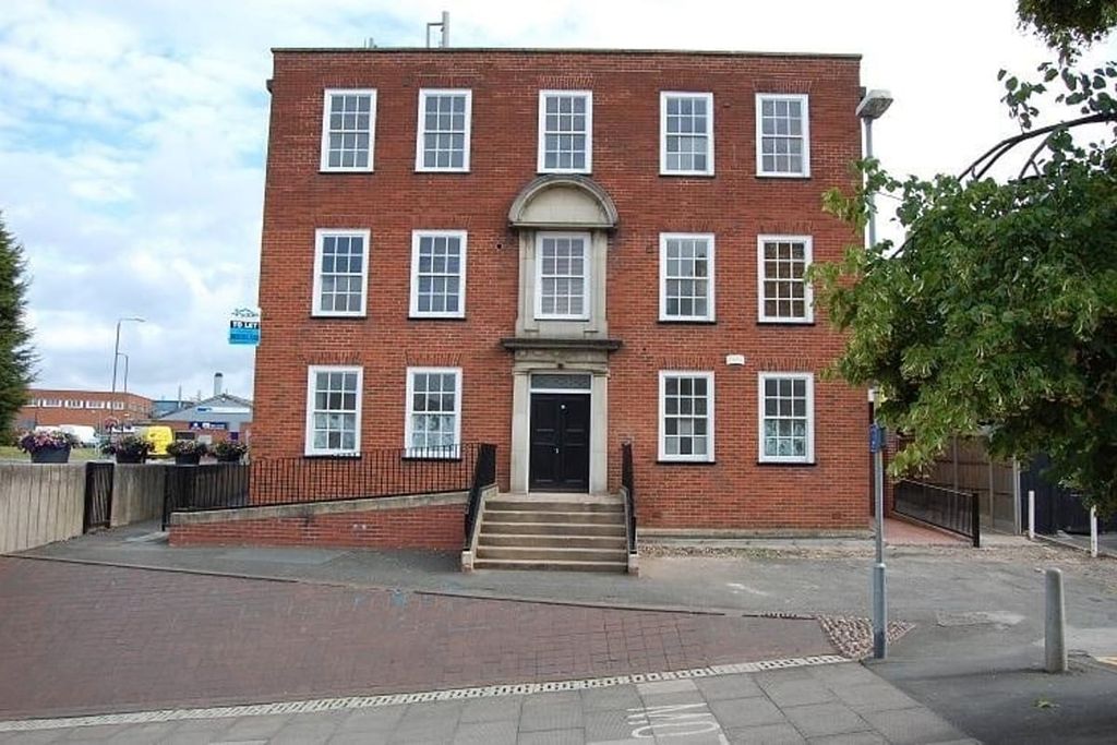 Property photo 2 of 7