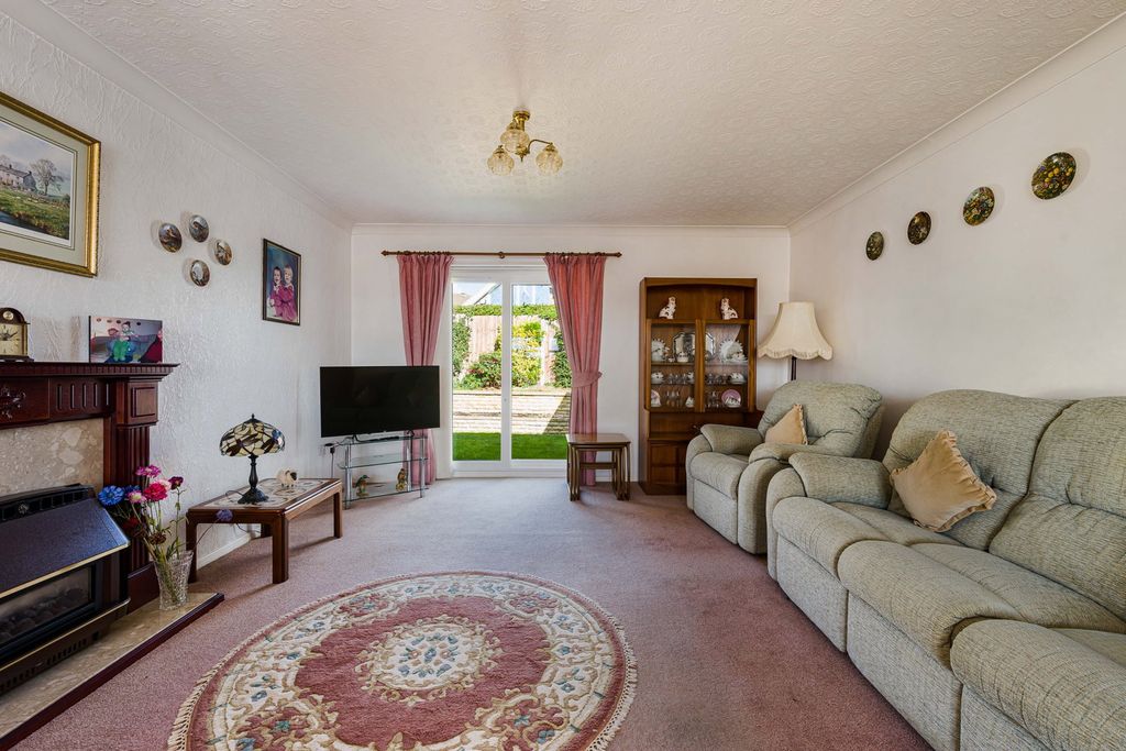 Property photo 3 of 25