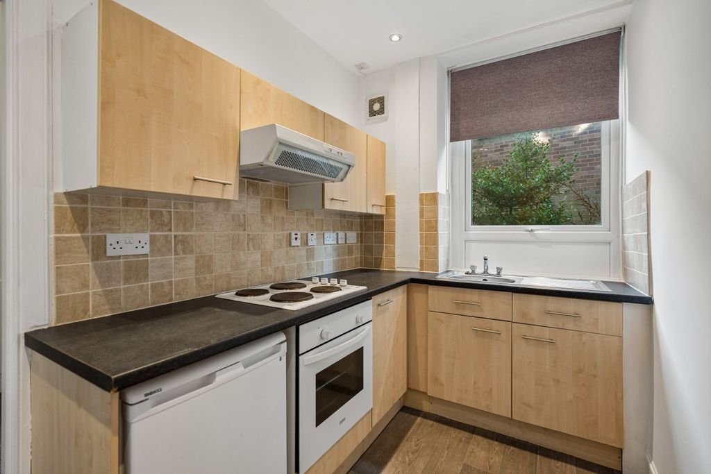 Property photo 3 of 18 Picture No. 09
