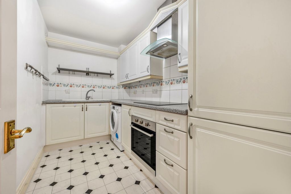 Property photo 3 of 15