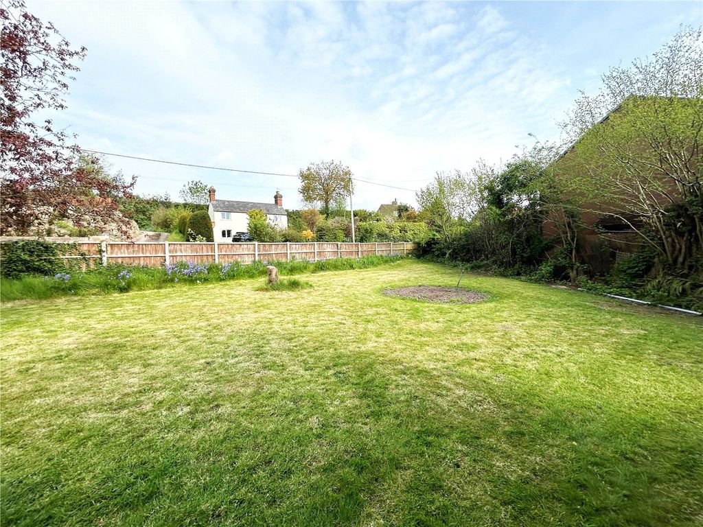 Property photo 2 of 32 Picture No. 33