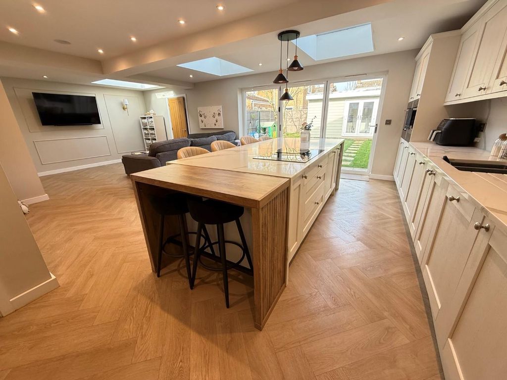 Property photo 3 of 21 18.Jpg