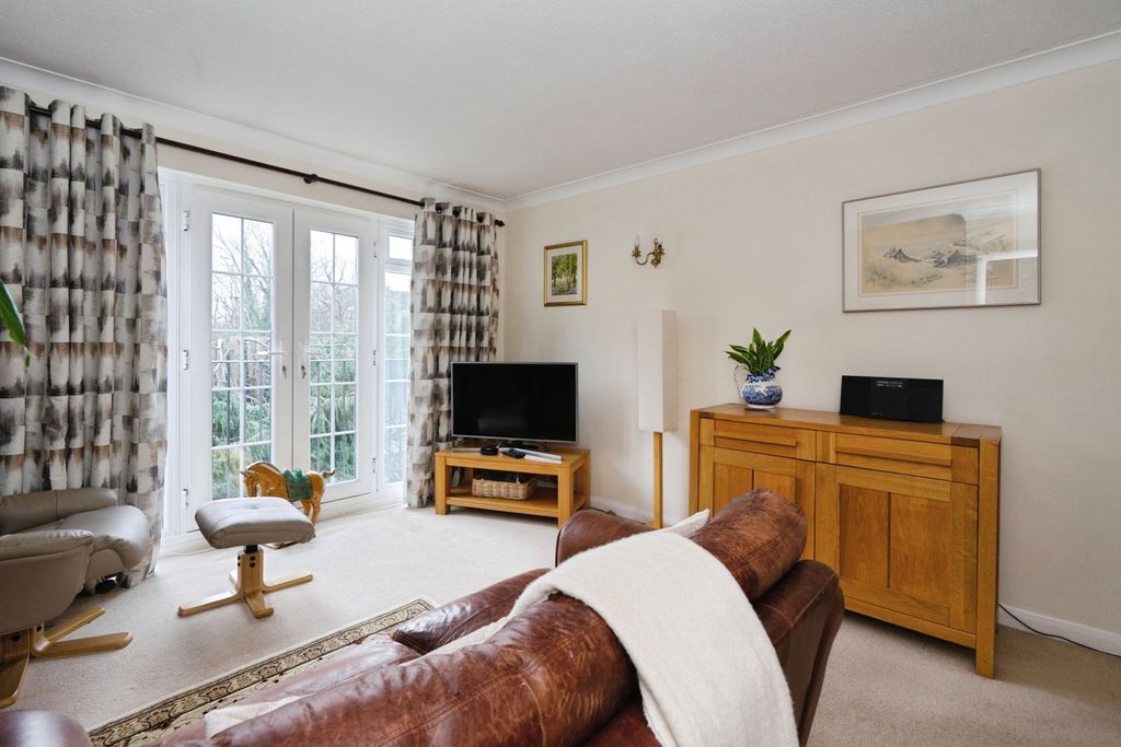 Property photo 2 of 10 Pbox-Img.Jpg