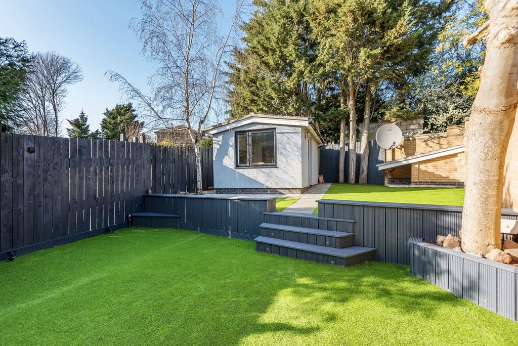 Property photo 1 of 15 Photo 23