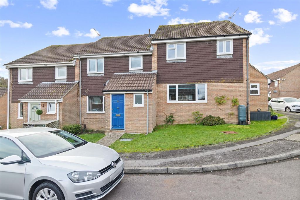 Property photo 1 of 5 Front