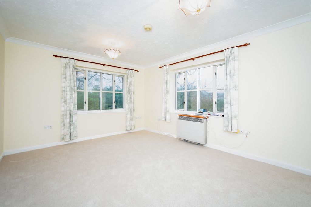 Property photo 2 of 10 Lounge