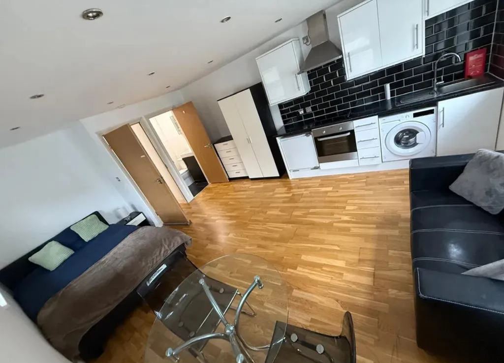 Property photo 1 of 5