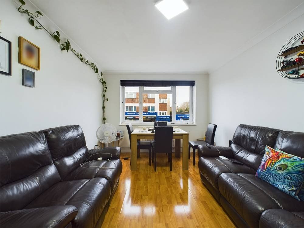 Property photo 2 of 9 Picture No. 19