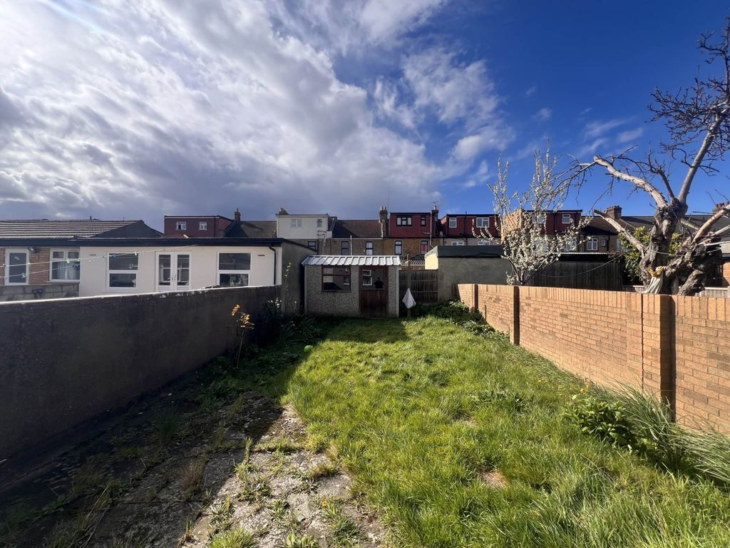 Property photo 3 of 4