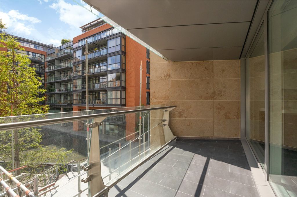 Property photo 2 of 12 Balcony