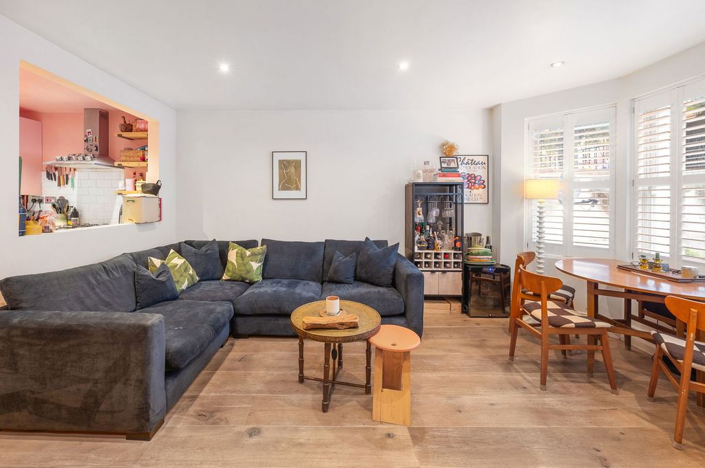 Property photo 2 of 22