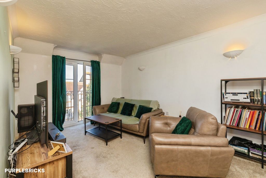 Property photo 2 of 20