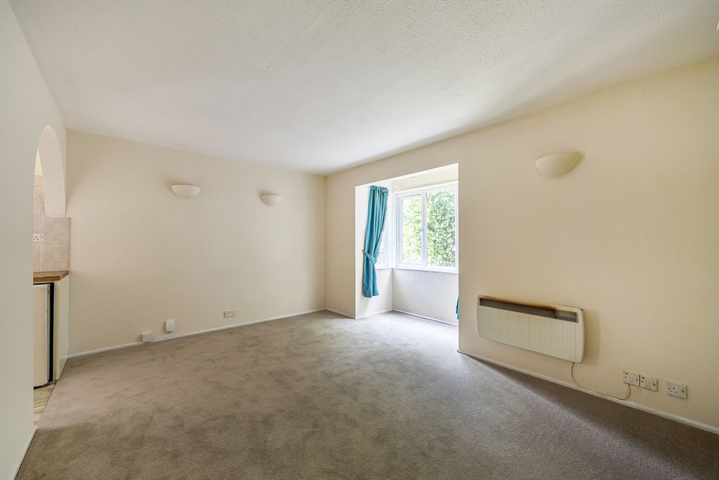 Property photo 2 of 20 1334798-2-68921Ad...