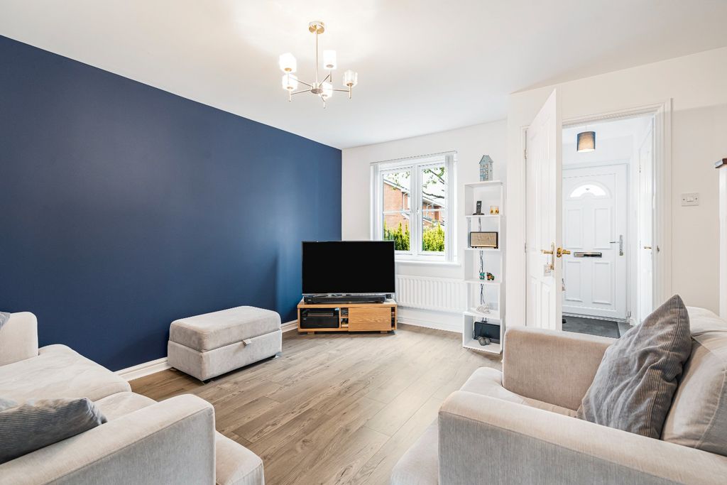 Property photo 2 of 26 4528424