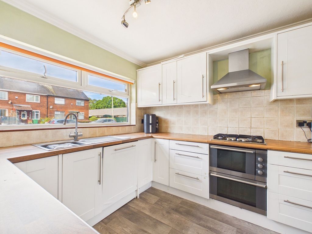 Property photo 3 of 12 Stancross Road - Ewemove (5)