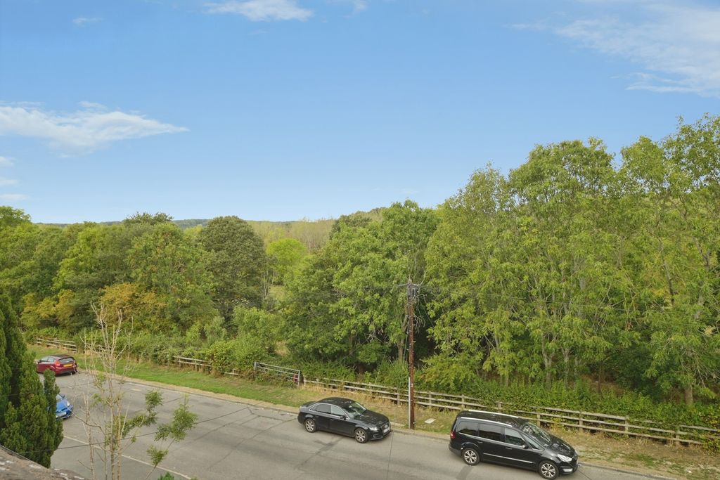 Property photo 2 of 12 Pbox-Img.Jpg