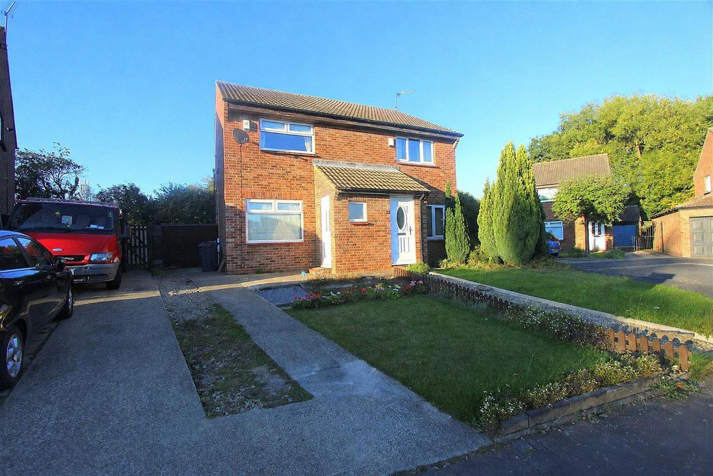 Property photo 1 of 7 Externally