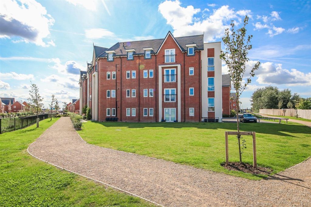 Property photo 1 of 17 4377940