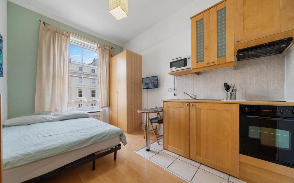 Property photo 1 of 7 Studio To Rent