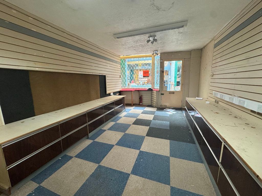 Property photo 3 of 6