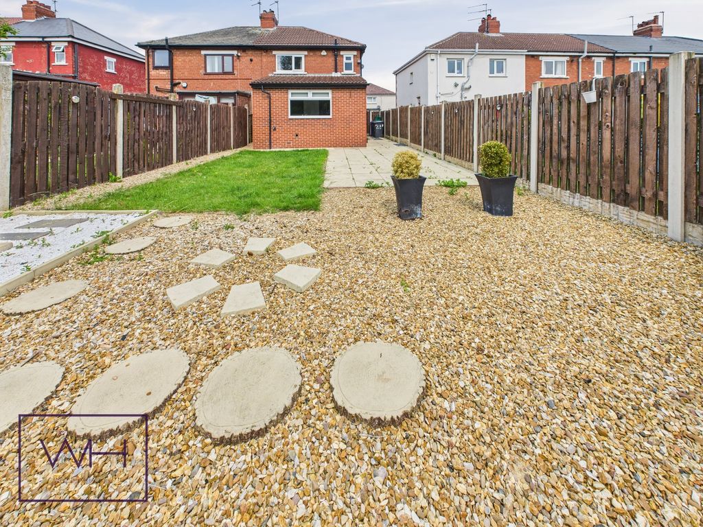 Property photo 2 of 16 Cam03785G0-Pr0269-Still010