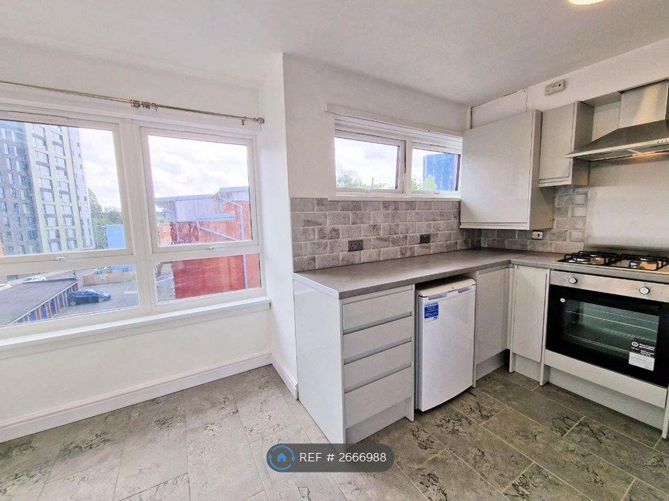 Property photo 2 of 34