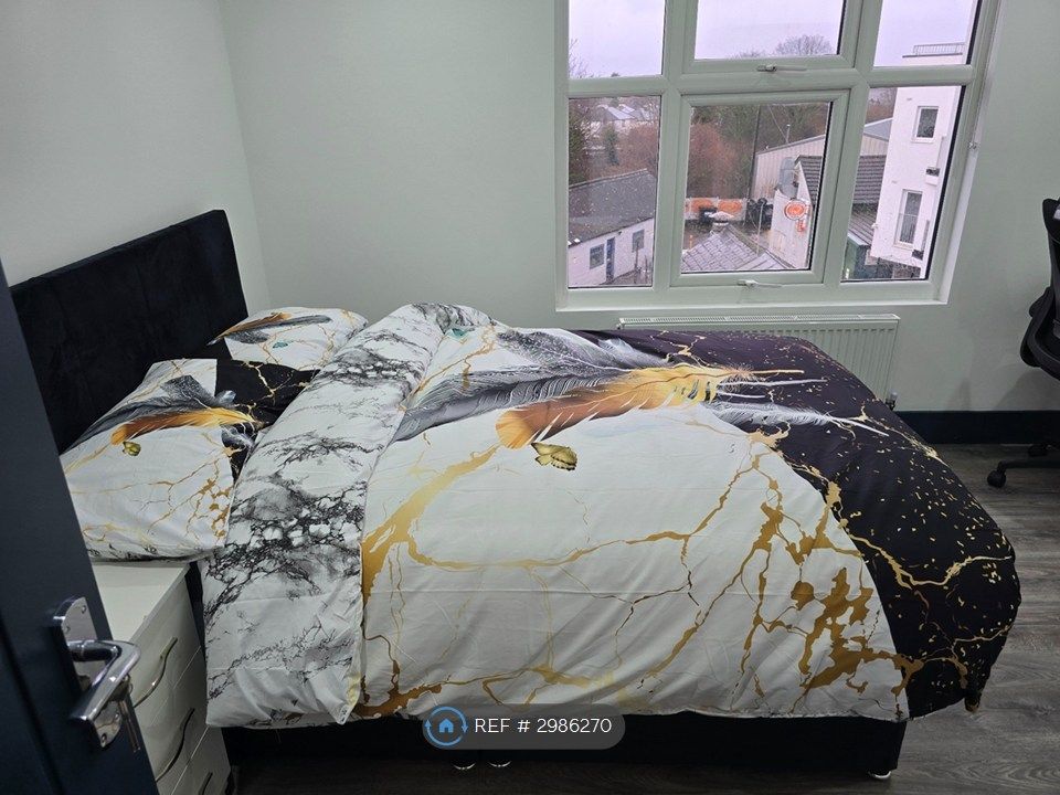 Property photo 1 of 12 Bedroom