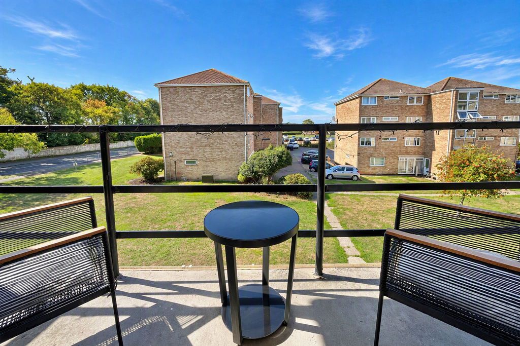 Property photo 2 of 10 Balcony