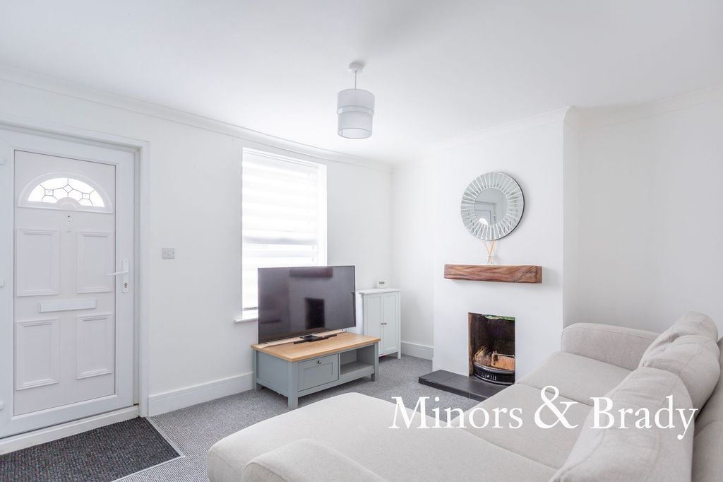 Property photo 2 of 11