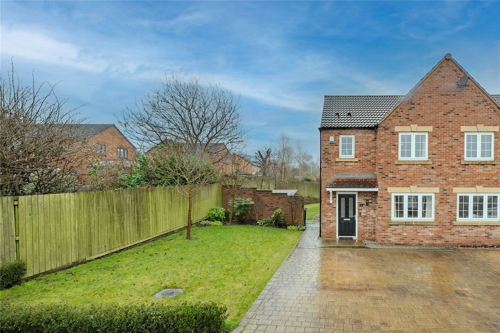 Property photo 1 of 16 Picture No. 32