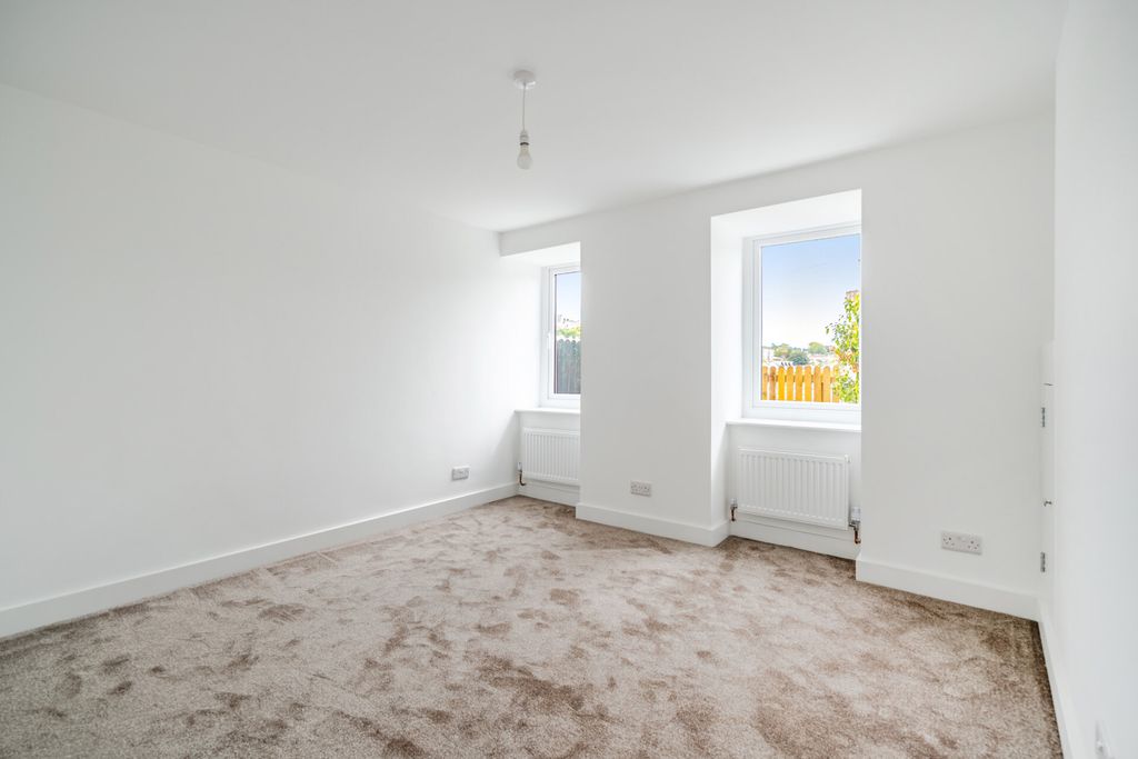 Property photo 2 of 20 1515365-5-6A96Fe9...