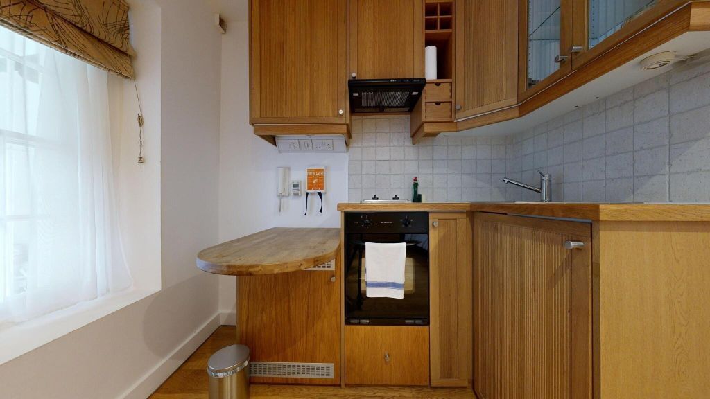 Property photo 2 of 4 Kitchen
