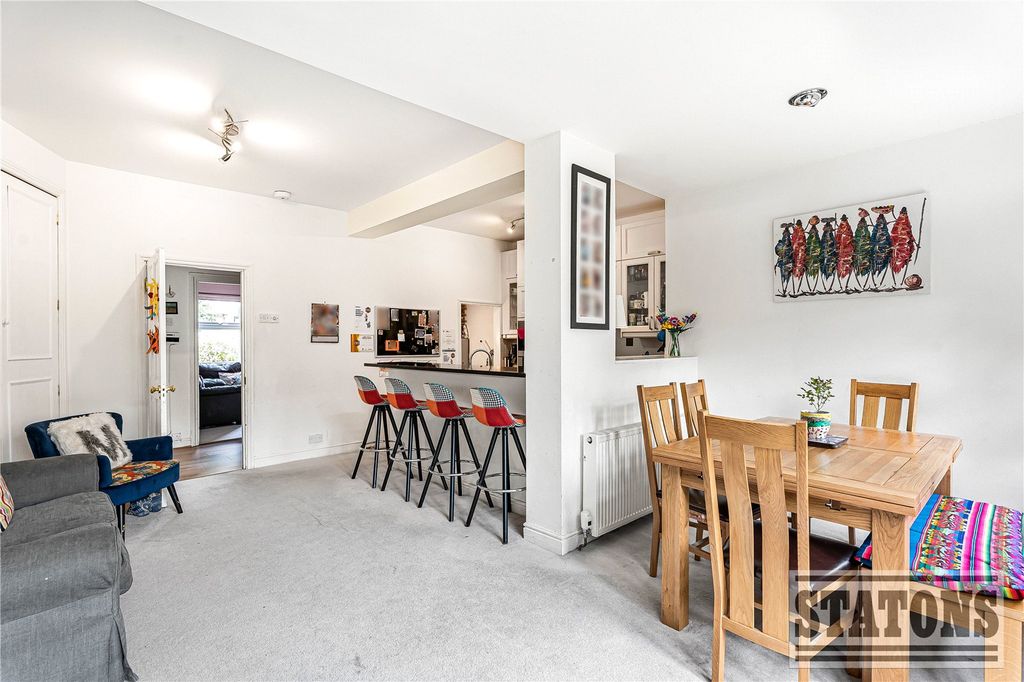 Property photo 3 of 18 Picture No. 02