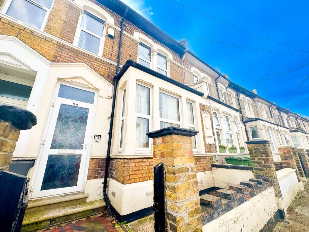 Property photo 1 of 20 5062354
